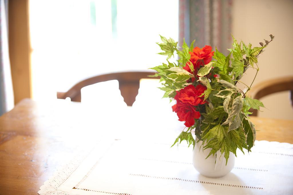 Holidays Dolomiti Apartment Resort Carisolo Room photo