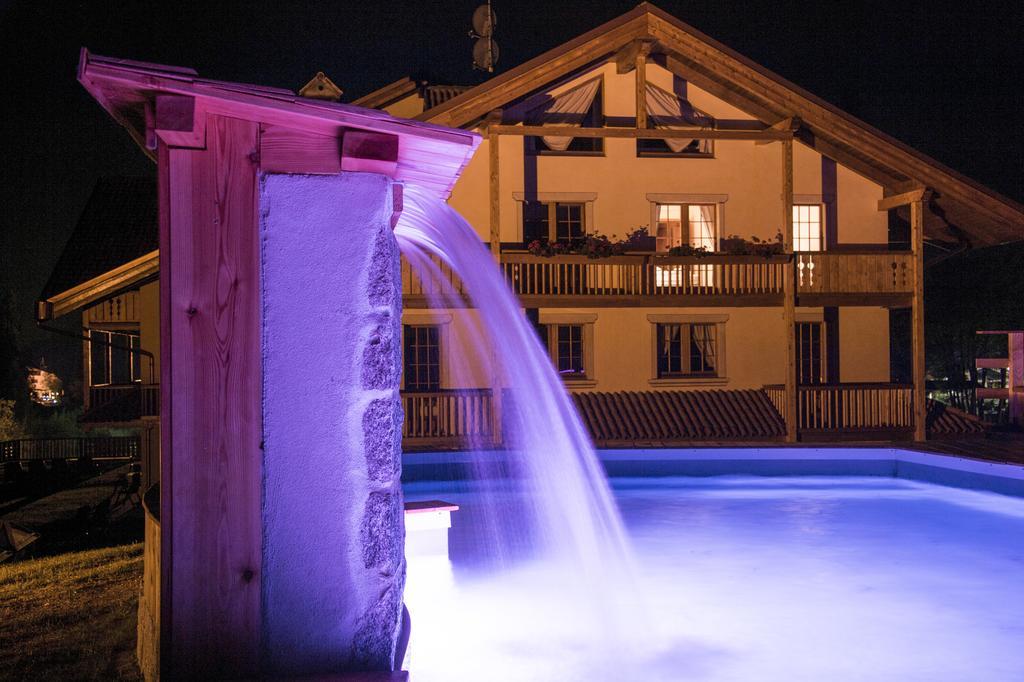 Holidays Dolomiti Apartment Resort Carisolo Exterior photo